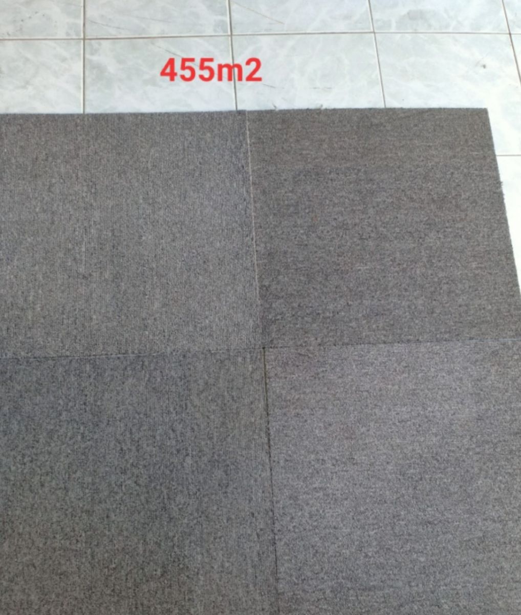 Thảm trải sàn cũ
