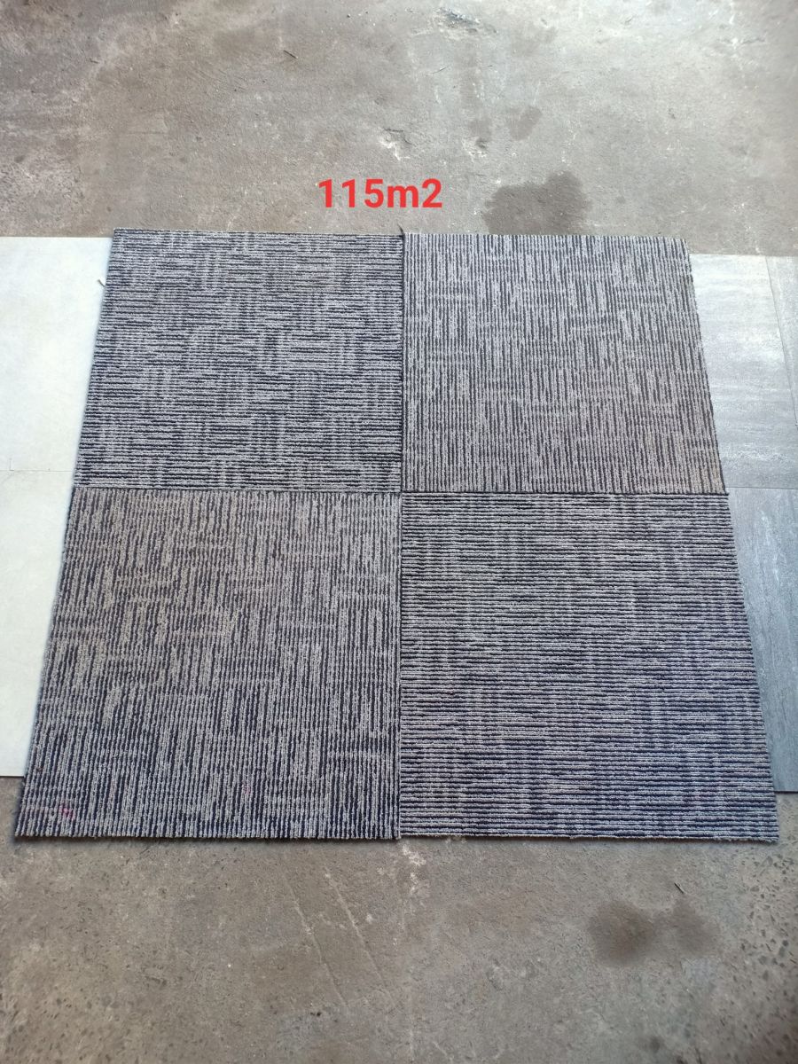 Thảm trải sàn cũ